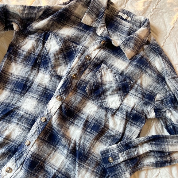 (maurices) navy blue & white long sleeve plaid button down top - Picture 2 of 9
